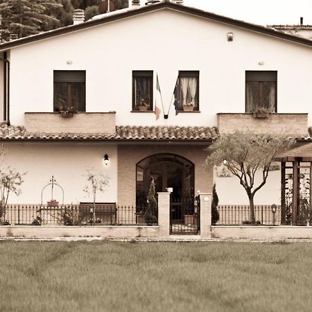 P&P Assisi Camere Bastia Umbra Buitenkant foto